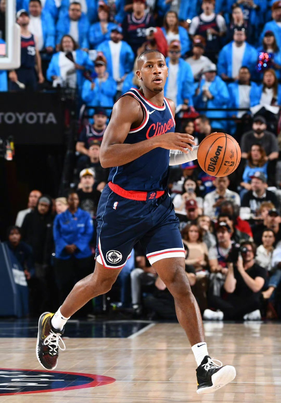 关于洛杉矶快船训练开放日；今夜豪取连胜引欢呼；足总杯在即；赛季目标并未改变的信息九游体育官网